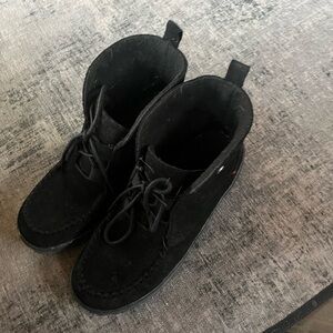 Women’s minnetonka boots